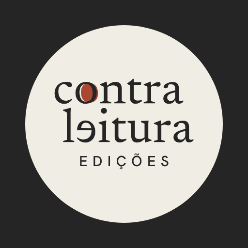 Marca Contraleitura Edições: as palavras contra e leitura em duas linhas, com a palavra edições embaixo, sobre um círculo claro.